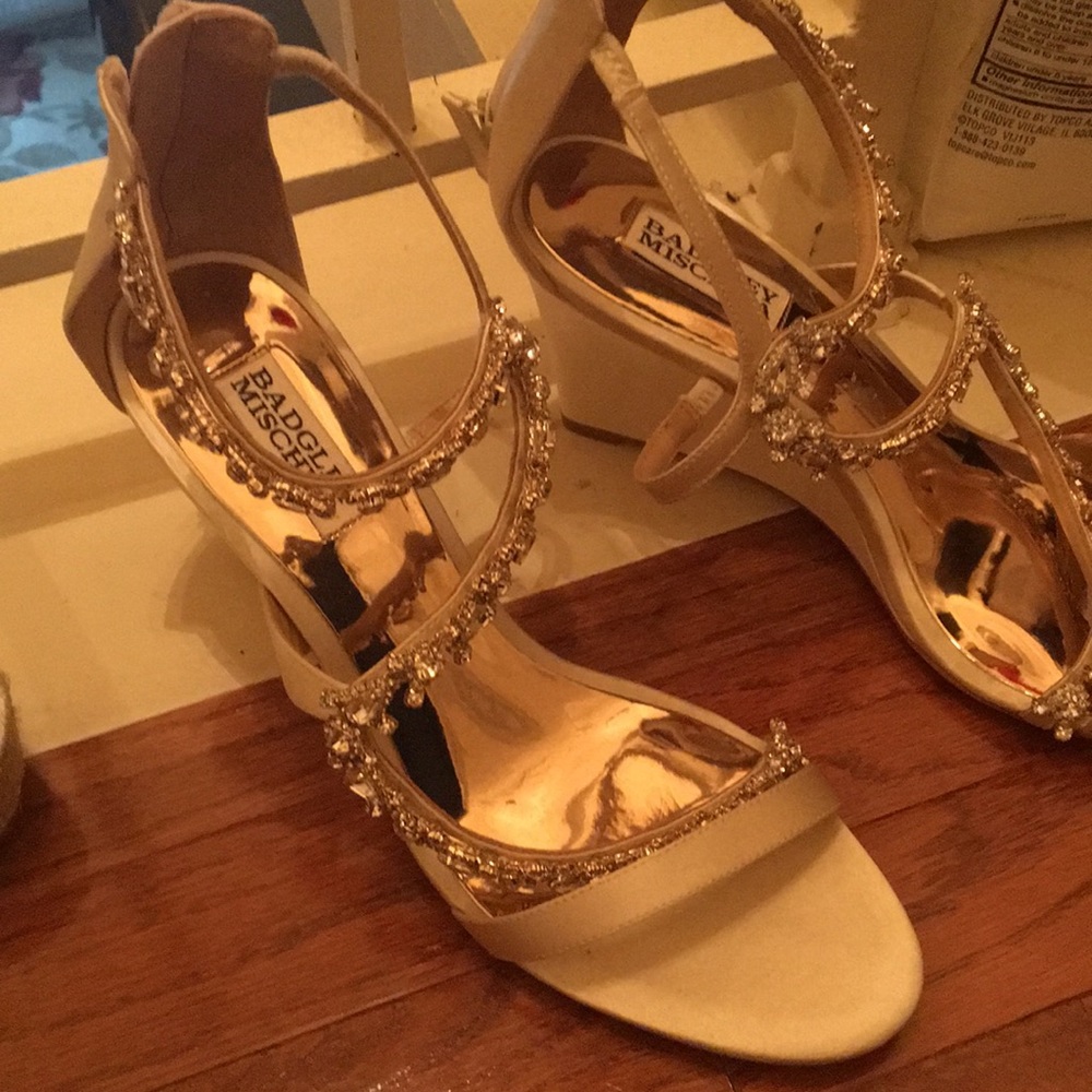 Badgley Mischka size 9